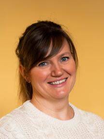 Dr.  Christina Oettmeier