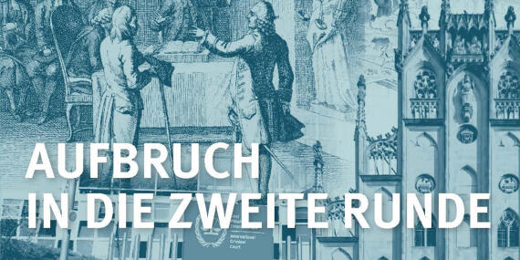 Eine Collage aus historischen Darstellungen und Fotos des Internationalen Strafgerichtshofs und des Münsterner Rathauses, in hellen Blautönen gehalten.