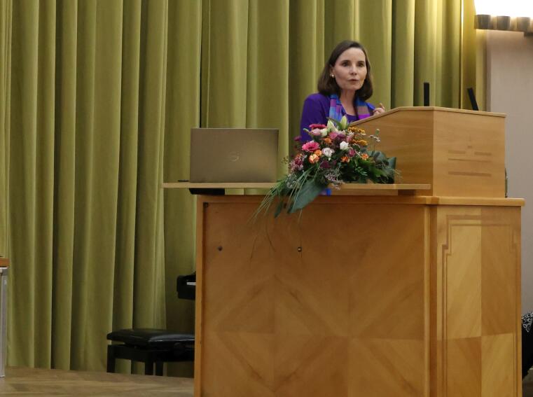 Prof. Dr. Bettina Weißer während ihrer Festrede.