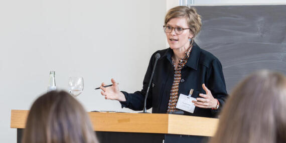 Prof. Dr. Franziska Dübgen