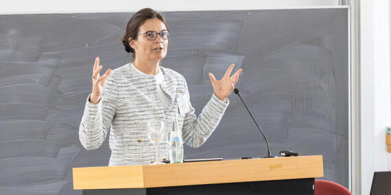 Prof. Dr. Antoinette Maget Dominicé