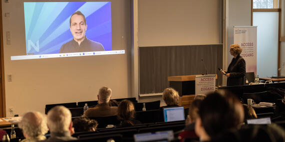 Prof. Dr. Jon Ippolito