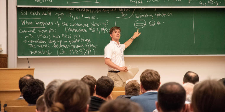 Just like the Cluster interconnects all of Münster's mathematics from pure to applied, the Opening Colloquium covered a wide range of mathematics with excellent speakers. 
