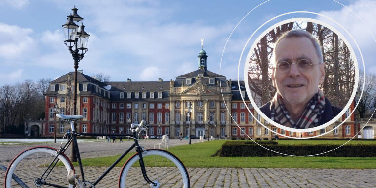 Fahrrad vorm Schloss