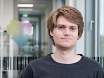 Dr.  Niklas Niemeyer