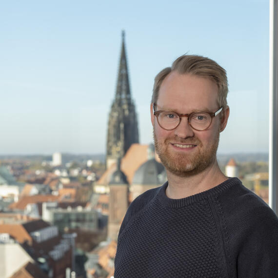 Malte Holthaus, Systemadministration