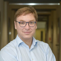 Prof. Dr.  Björn  Braunschweig