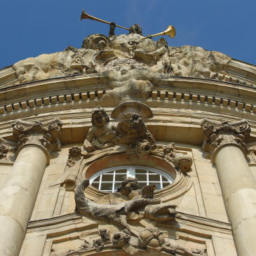 Schloss-front
