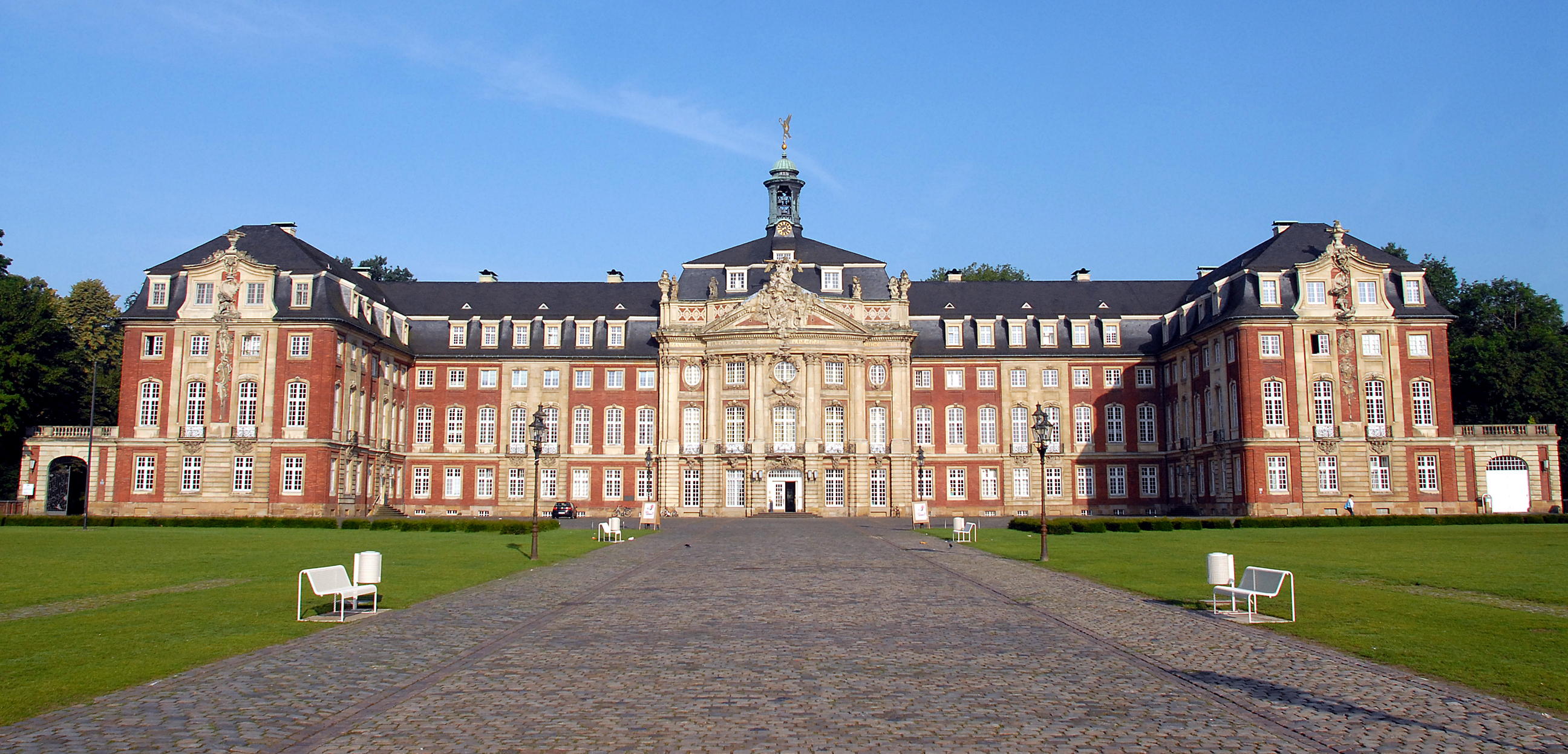 Schloss-panorama-1-2