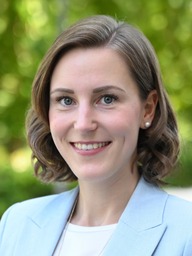 Dr. Julia Schleuß