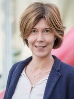 Portrait of Prof. Dr. Melanie Esselen