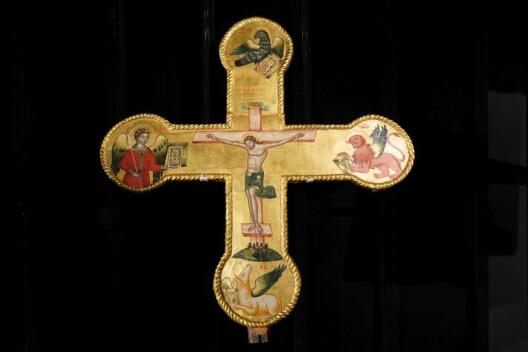 Griechische Kreuzikone mit Darstellung der Kreuzigung Christi und den vier Evangelistensymbolen.