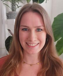 Dr. Elena  Lesch