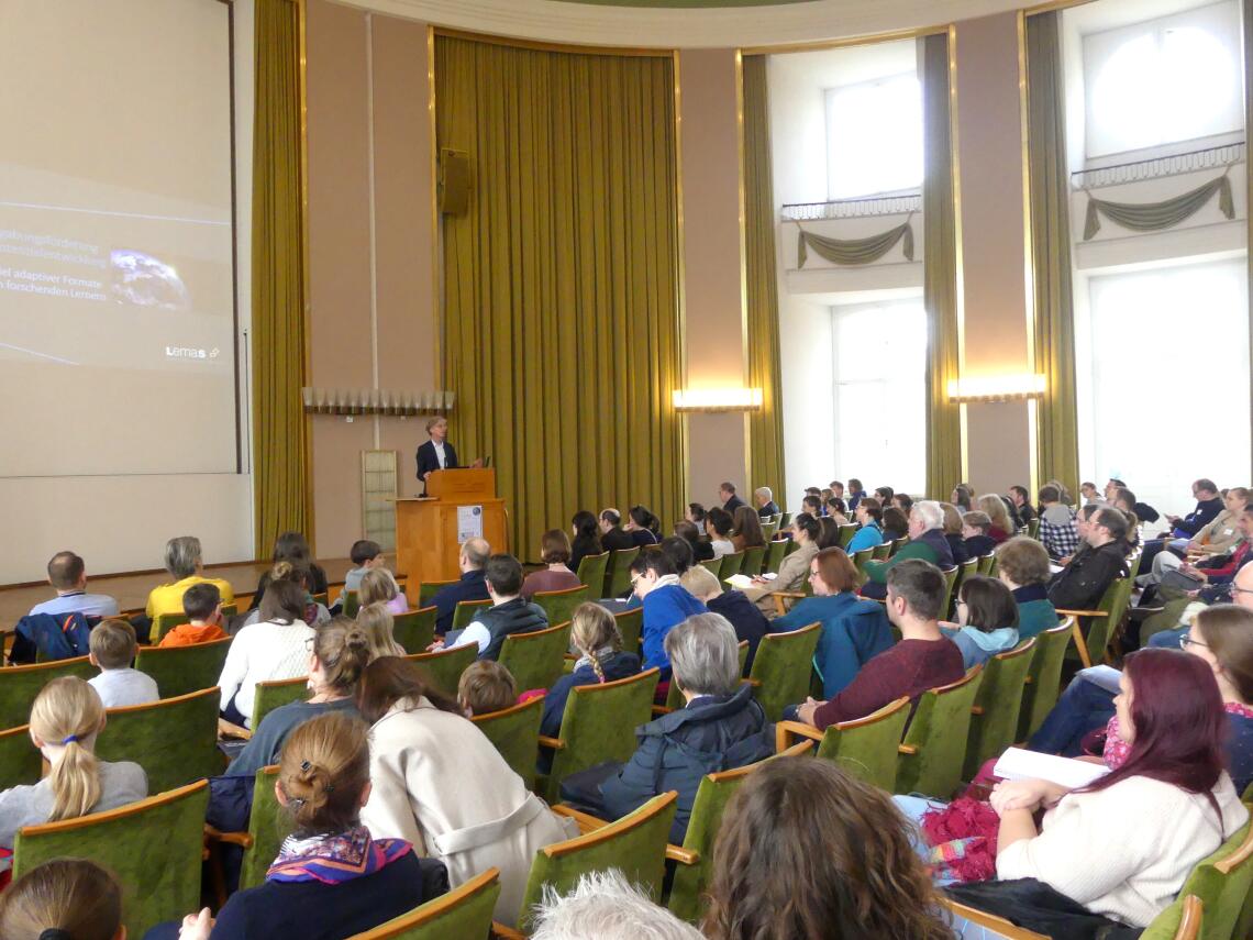 Institut für Erziehungswissenschaft