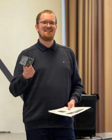 Dr. Raphael Fehrmann beim Vortragsabend