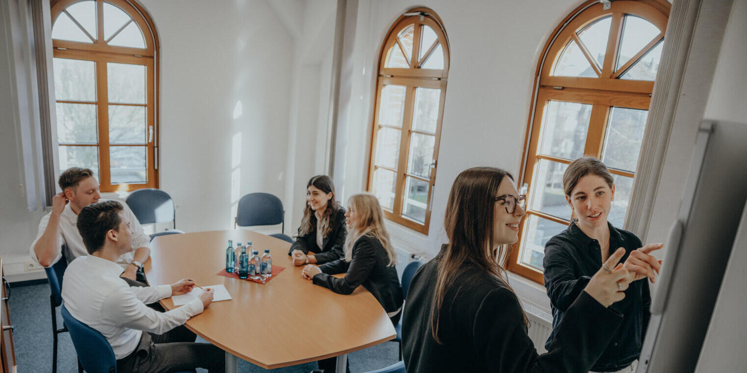 Studierende im Masterstudiengang Wirtschaftschemie