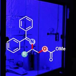 Struktur eines vizinalen Amino-Alkohols vor blauem Licht.