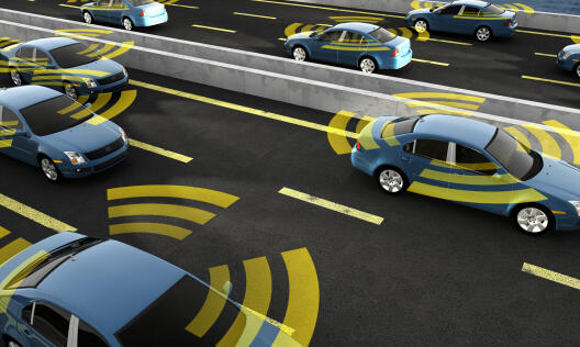 Miteinander vernetzte Fahrzeuge: Sehen so die Straßen der Zukunft aus? 