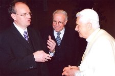 Prof. Wolf und DFG-Präsident Prof. Winnacker bei einer Privataudienz mit Papst Benedikt XVI.