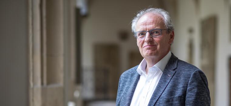 Porträt von Prof. Dr. Dr. h.c. Hubert Wolf