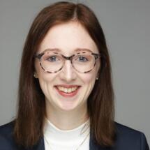 Dr. Julia van der Linde