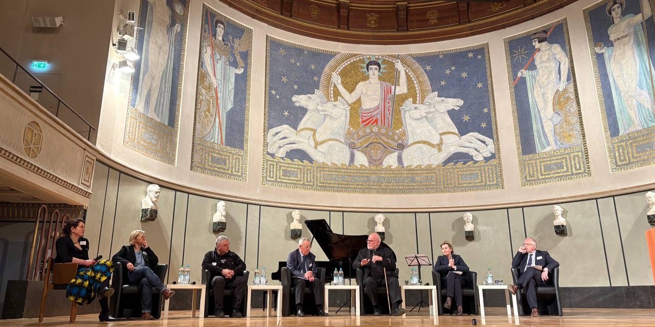 Regina Elsner beim dritten Friedenssymposium im Vorfeld der Münchner Sicherheitskonferenz