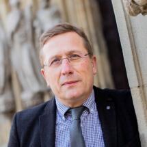 Univ.- Prof. Dr. Thomas Schüller