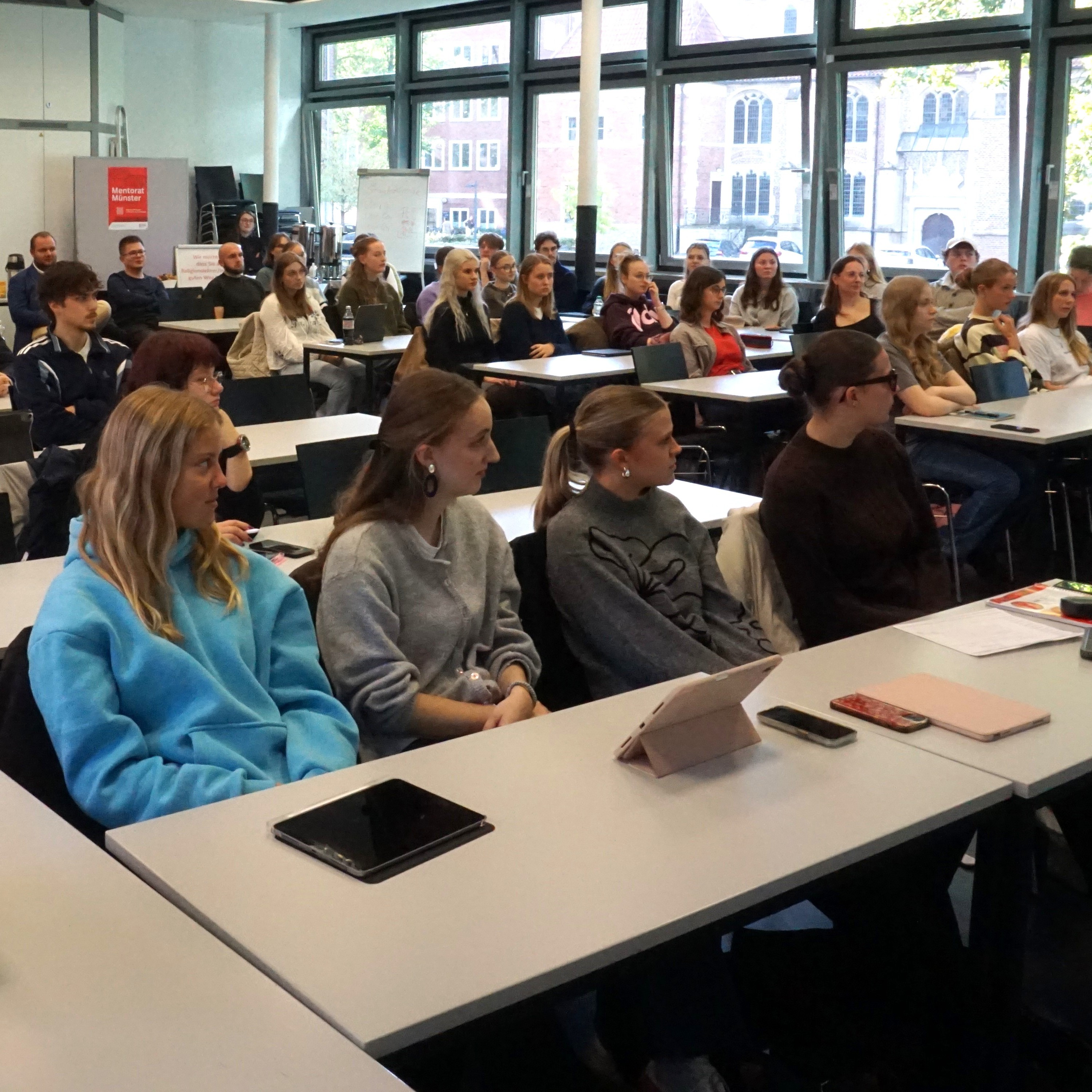 Etwa 60 neue Studierende hat die Katholisch-Theologische Fakultät am Montag herzlich willkommen geheißen.