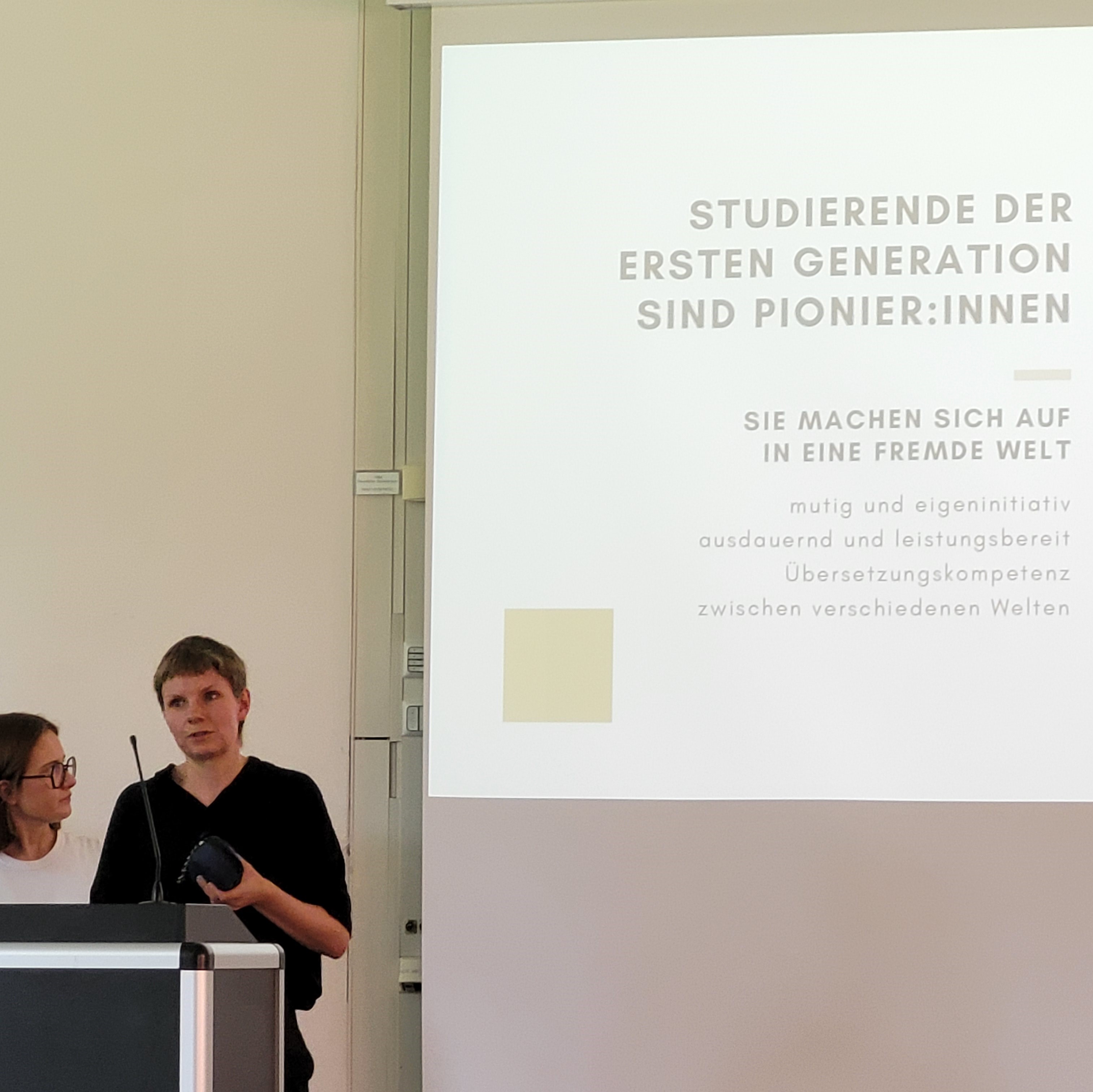 Simone Hoffmann beim Vortrag