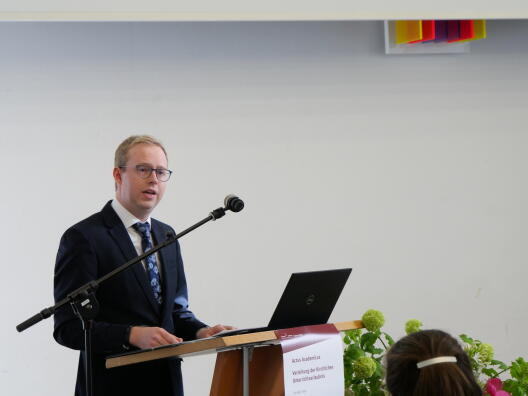 Dr. Markus Toppmöller sprach in seinem Promotionsvortrag über die Rolle von ehrenamtlichen Gemeindeteams im Bistum Osnabrück.