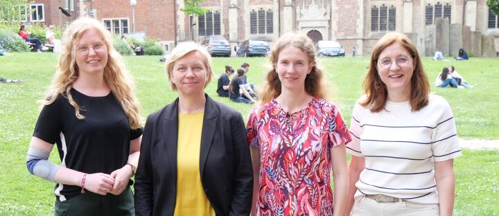 Organisiert wurde die Fakultätsversammlung von Hannah Lingnau, Prof. Dr. Regina Elsner, Julia Pape und Simone Bomholt (v.l.).