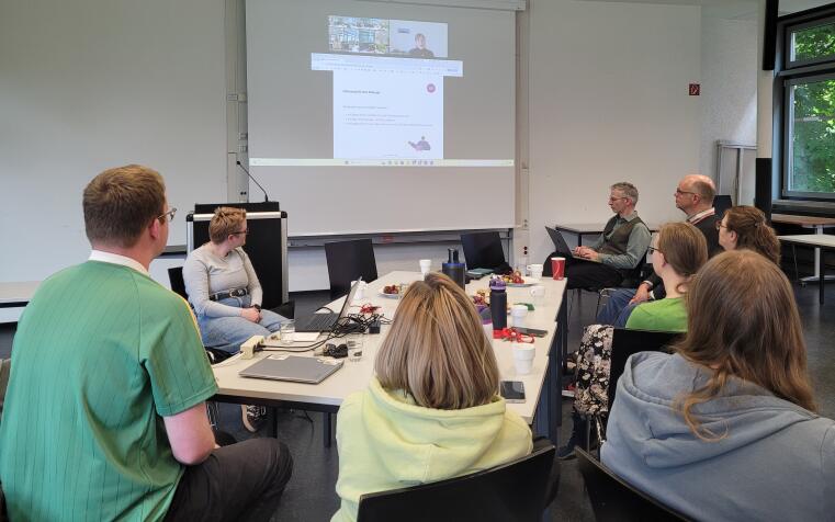Teilnehmende des Brown Bag Meetings
