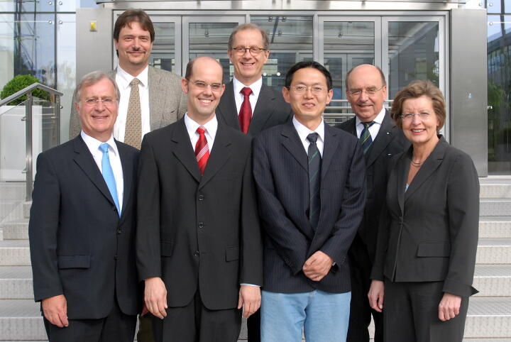 Preisverleihung 2008: PD Dr. med. Steffen Koschmieder (M.l.) und Dr. Yong Lei (M.re.)