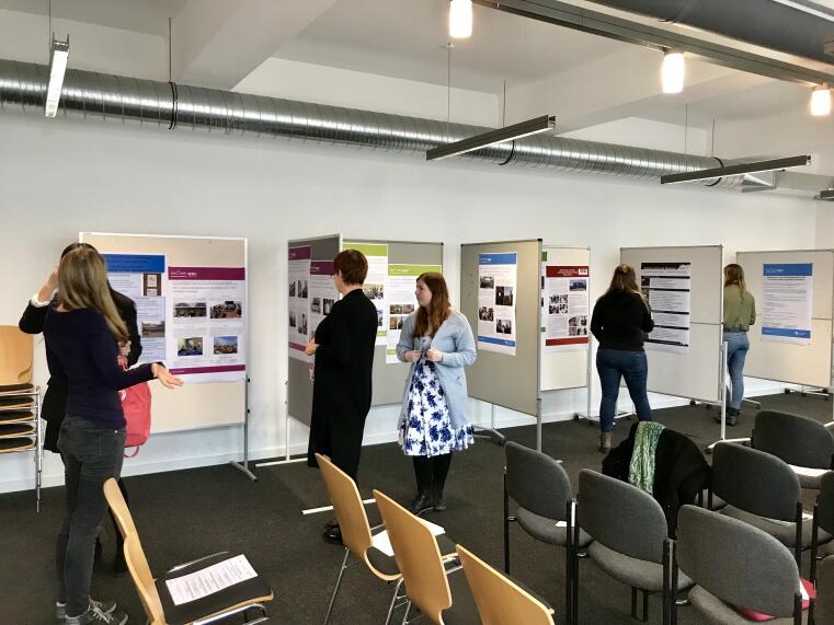 Foto der Praktikumsposter-Galerie