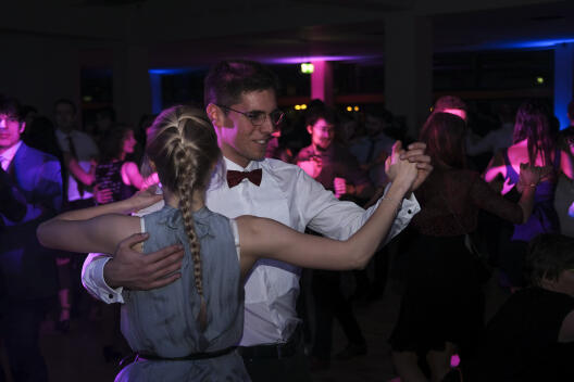 Paar tanzt beim Ball des Hochschulsports