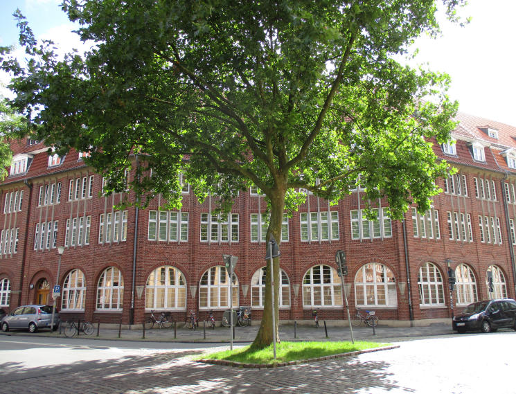 Blick auf das Institutsgebäude