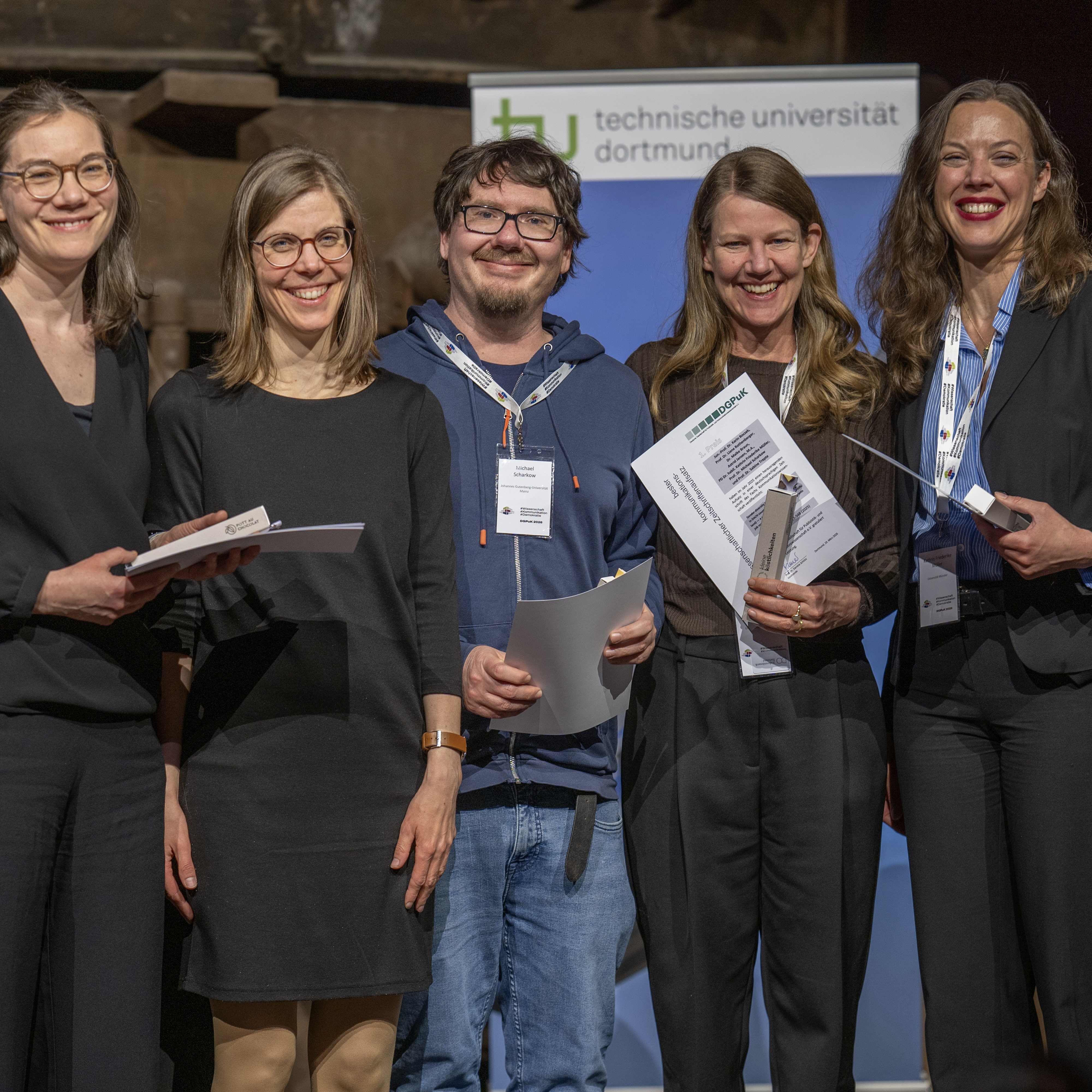 DGPuK Auszeichnung für Aufsatz von PD Dr. habil. Kathrin Friederike Müller und Team