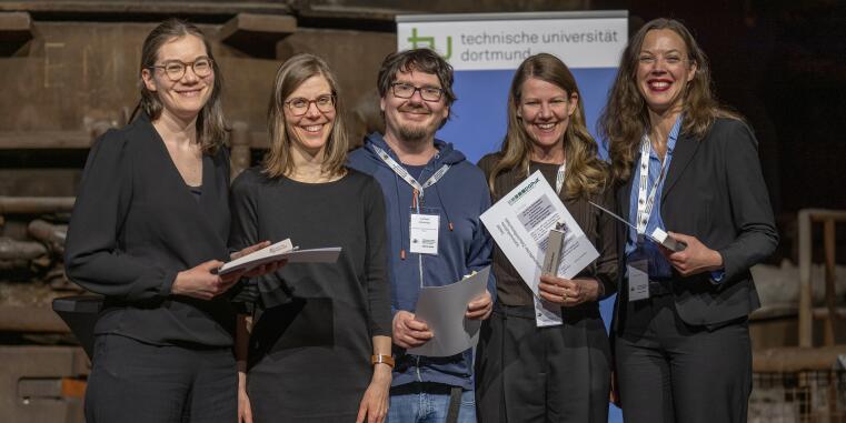 DGPuK Auszeichnung für Aufsatz von PD Dr. habil. Kathrin Friederike Müller und Team