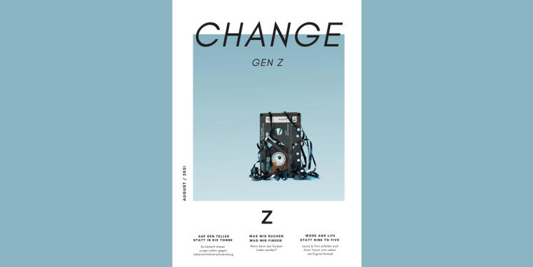 Cover des Magazins "Change - Gen Z", darauf abgebildet eine Kasette mit Kabelsalat