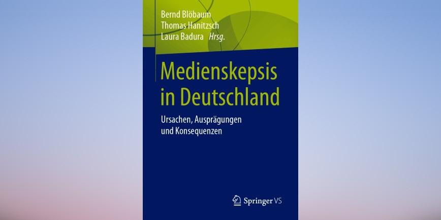 Cover des Buches "Medienskepsis in Deutschland" in blau und grün.