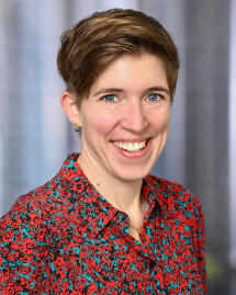 Dr.  Nora  Peters