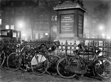 Fahrräder auf dem Thorbeckeplein in Amsterdam