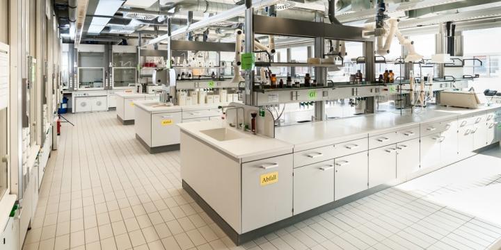 PharmaCampus Neubau 2013 - Großzügige und helle Labors auf dem neuesten Stand