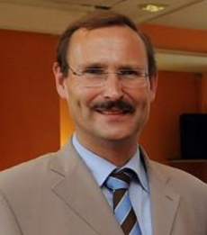 Portraitbild von Prof. Dr. Klaus Stierstorfer, Sprecher des neuen SFB 