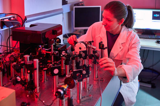 Iris Niehues in her Lab at nanoGUNE
