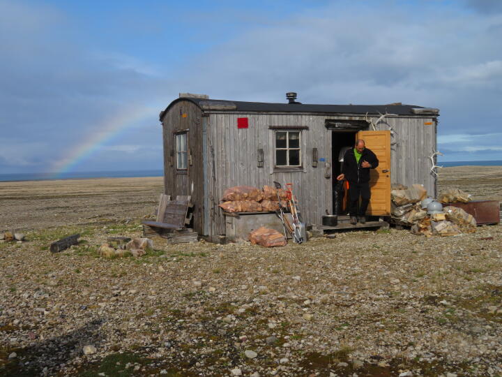 Die Geopol-Hütte mit Regenbogen. Wie genial ist das denn?