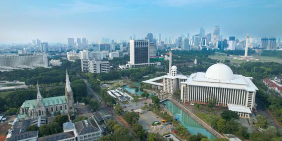 Kathedrale und Istiqlal-Moschee in Jakarta