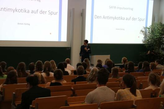 Vorstellung der Ergebnisse auf dem PharMSchool Symposium am 28.06.2024, © Lennart Benen