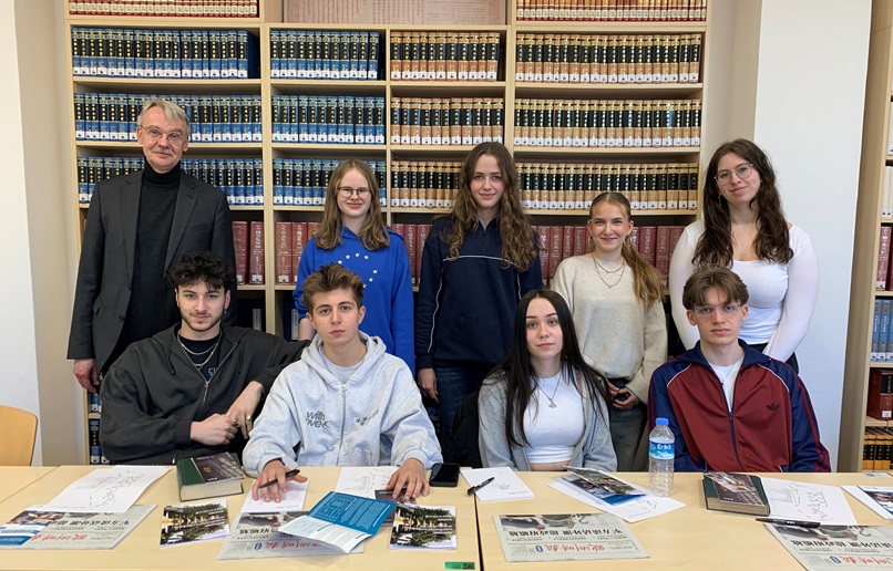 Grundkurs Chinesisch des Annette-Gymnasiums zu Gast am Institut