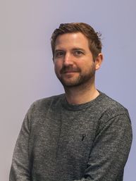Dr.  Alexander  Neuhaus